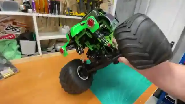 exploring-the-lmt-monster-truck-v2-features-performance-and-giveaway