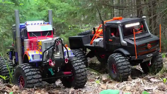 rcsparks-studio-optimus-overkill-vs-uniboger-mud-test-triumph