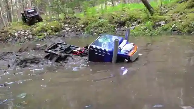 rcsparks-studio-optimus-overkill-vs-uniboger-mud-test-triumph