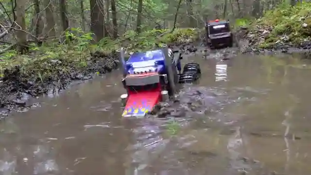 rcsparks-studio-optimus-overkill-vs-uniboger-mud-test-triumph