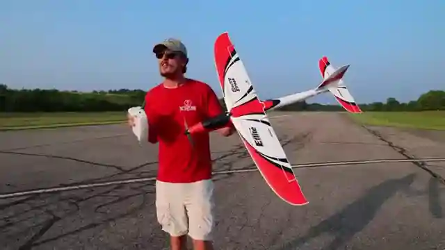 electro-streak-speed-test-reaching-106-mph-and-prop-recommendations