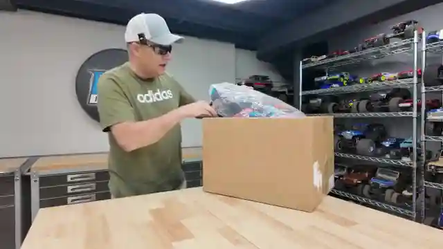 reviving-traxxas-4x4-chassis-monster-slash-build-rustler-4x4-plans