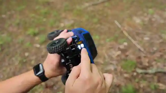 budget-friendly-rc-crawler-review-performance-and-charm