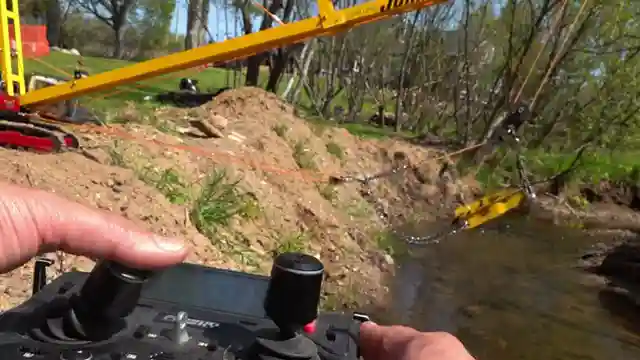 rcsparks-studio-unveils-big-johnson-excavator-precision-engineering-and-thrilling-rescues
