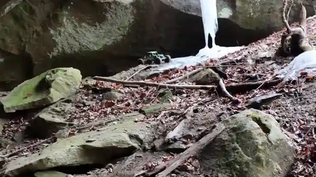 exploring-axial-helilimon-crawler-cave-adventure