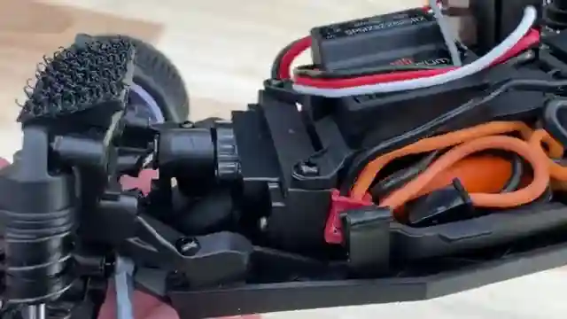 losi-micro-t-compact-rc-powerhouse-for-speed-enthusiasts