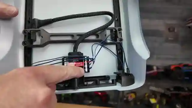 revamping-the-trx4-installing-procale-lights-and-rock-lights