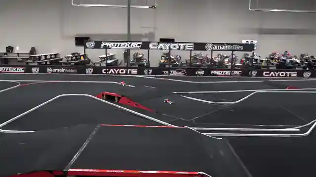 rc-race-cars-showdown-400-vs-2000-performance-and-skill-comparison