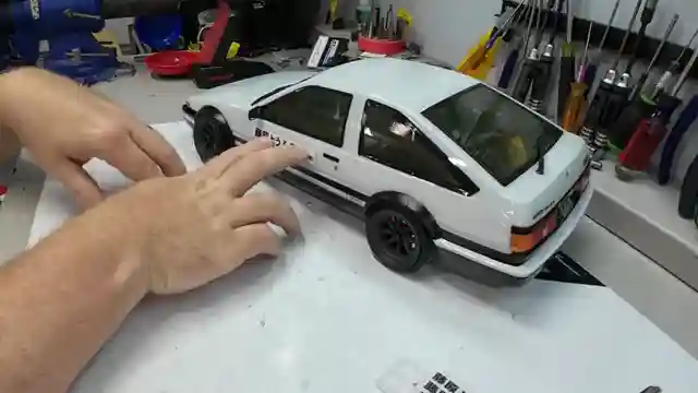 customizing-kyosho-phaser-d2-tofu-delivery-stickers-more