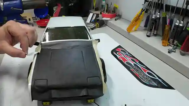 customizing-kyosho-phaser-d2-tofu-delivery-stickers-more