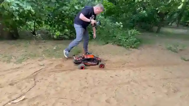 traxxas-pro-scale-sand-car-review-speed-features-and-comparisons