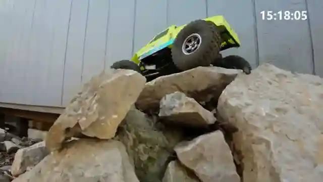 rc-battery-test-cnhl-2200mah-pack-endurance-in-vanquish-crawler
