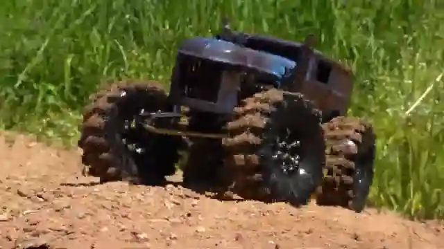 swampy-truck-adventure-resilience-in-off-road-terrain