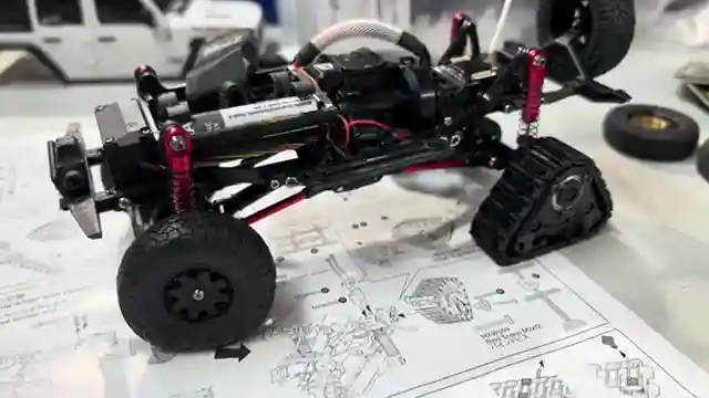 enhancing-performance-installing-katappy-tank-treads-on-kosho-mini-z4x4