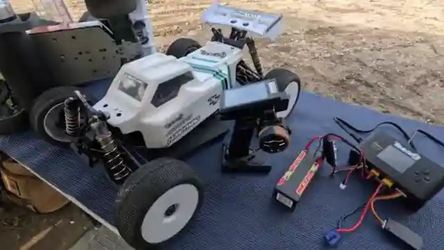 2025-season-opener-techno-et48-2-0-truggy-impresses-at-crestwood-rc-raceway