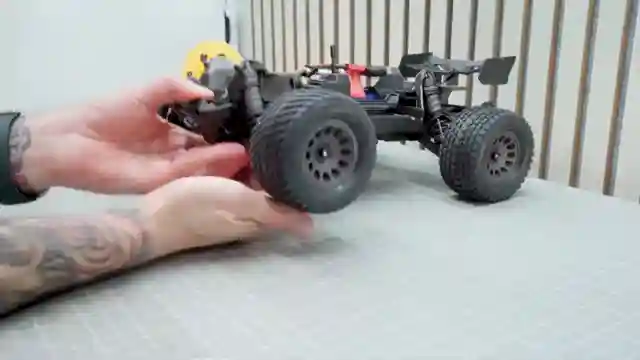 traxxas-xrt-mini-review-upgraded-features-and-performance-comparison
