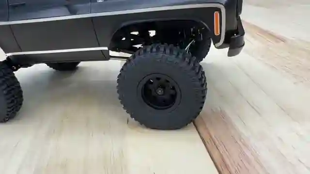 fms-fcx-24-blazer-brushless-version-review-and-trail-test