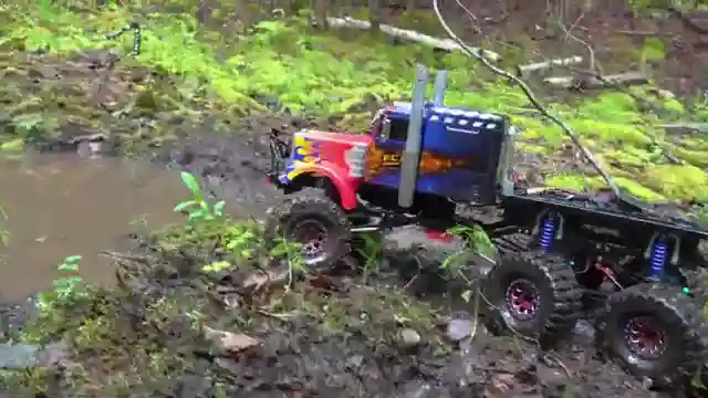 rcsparks-studio-conquering-mud-pits-with-upgraded-truck-peril