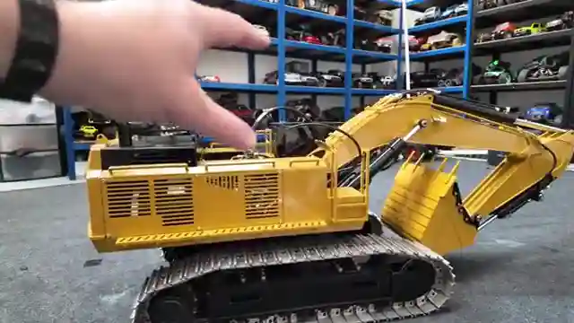 unboxing-a-180-kilo-rc-excavator-features-operation-and-showcase