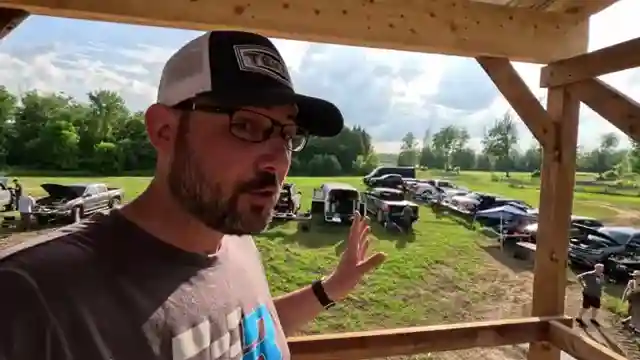 off-road-rc-racing-thrills-at-sand-delay-rc-maverick-hybrid-power