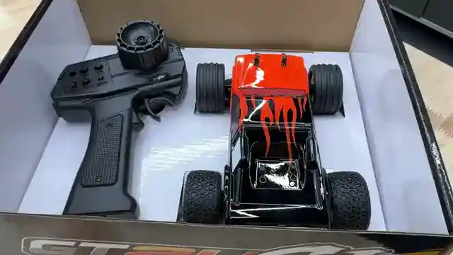 charisma-gt-24st-retro-inspired-brushless-stadium-truck-review