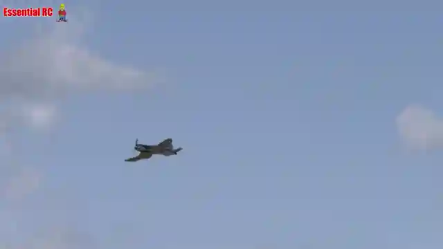 master-the-skies-eene-f4u-corsair-flight-demo-with-gyro-assistance