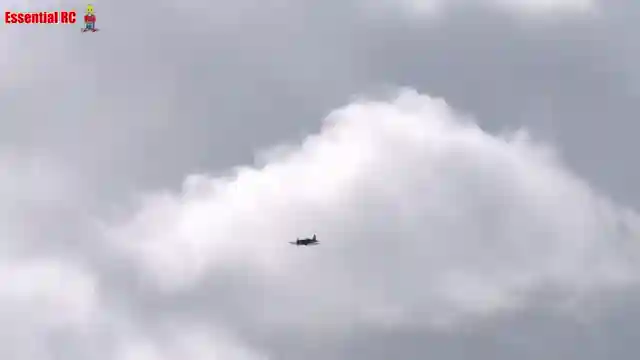 master-the-skies-eene-f4u-corsair-flight-demo-with-gyro-assistance