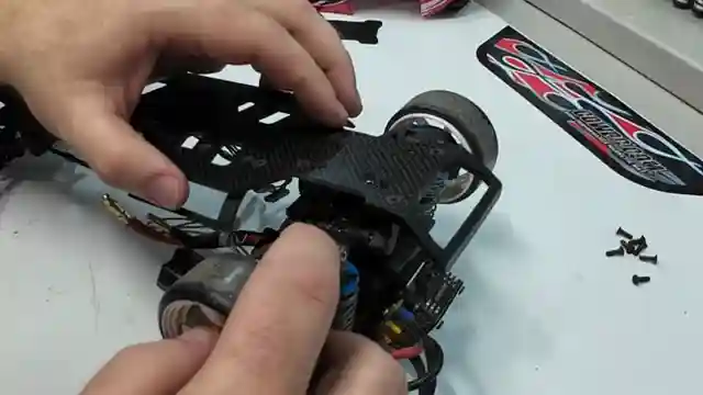 enhancing-team-associated-dc10-performance-with-high-flex-chassis