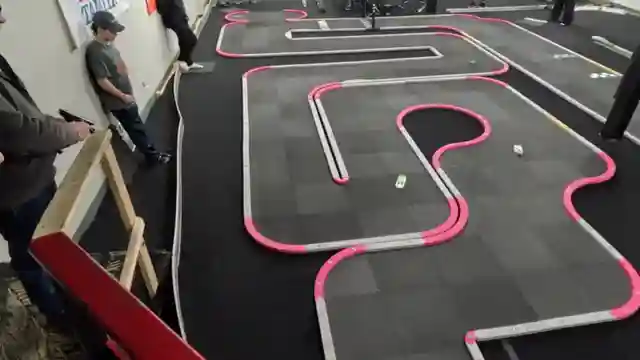 kingston-rc-raceway-mini-z-madness-on-high-grip-black-carpet-tracks