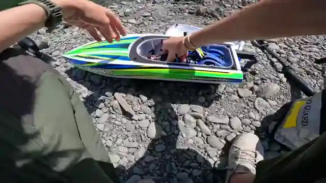 rc-girls-traxxas-disruptor-beginner-friendly-boating-tips-thrills