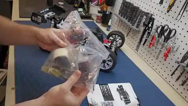 lrp-s8-rebel-bx3-nitro-buggy-unboxing-and-review