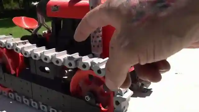 unboxing-the-t16-tractor-features-performance-and-mod-potential