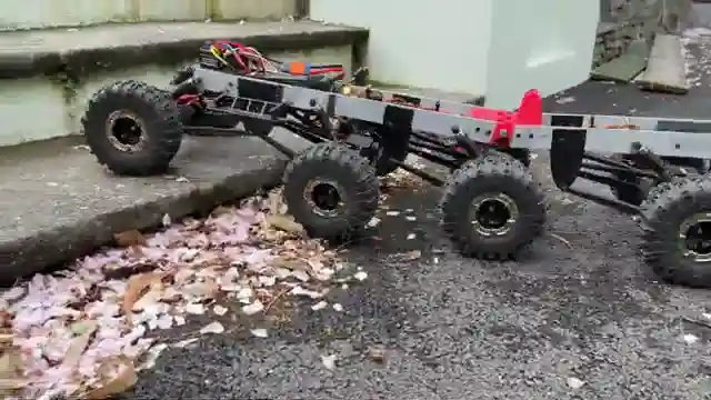 enhancing-rock-crawler-performance-the-rock-sausage-experiment