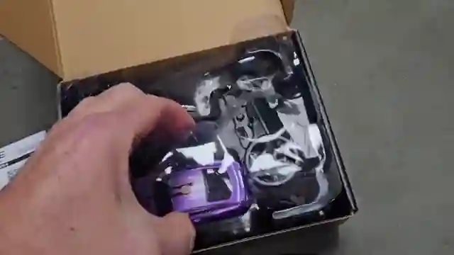 lightning-racing-143-scale-rc-car-independent-shock-absorbers-drift-fun