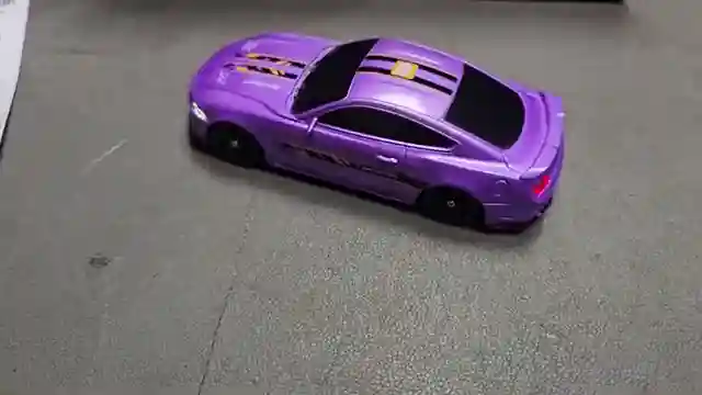 lightning-racing-143-scale-rc-car-independent-shock-absorbers-drift-fun