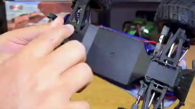 review-mjx-hypergo-120th-scale-brushless-monster-truck-unboxing