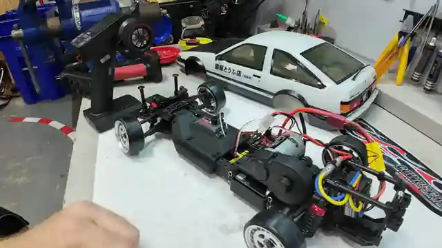 budget-friendly-rc-controller-test-hot-racing-ct8a-review