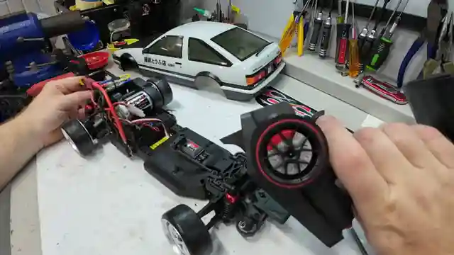 budget-friendly-rc-controller-test-hot-racing-ct8a-review