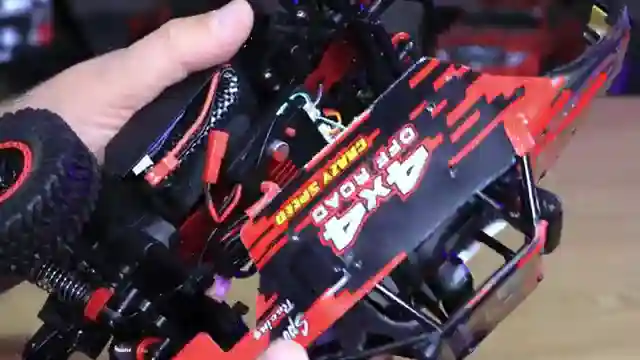 unboxing-the-z-ll-sg-202-max-compact-monster-truck-review