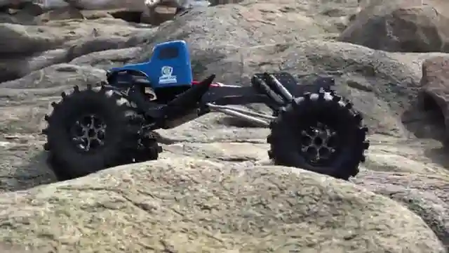 exploring-coastal-terrain-outlaw-extreme-chassis-kit-test