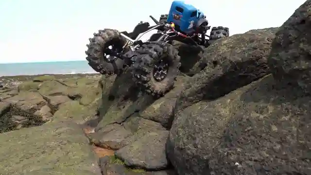 exploring-coastal-terrain-outlaw-extreme-chassis-kit-test
