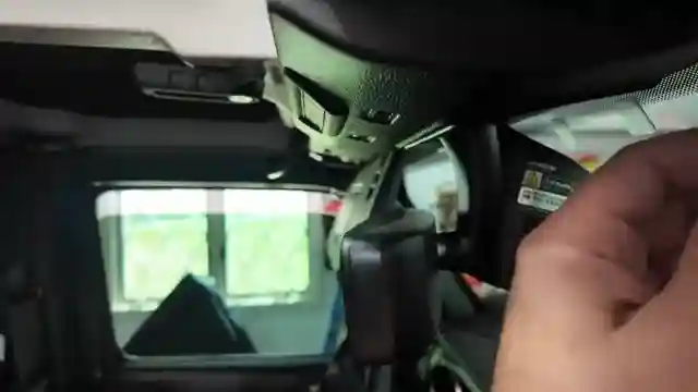 mangle-camera-review-factory-look-for-jeep-gladiator