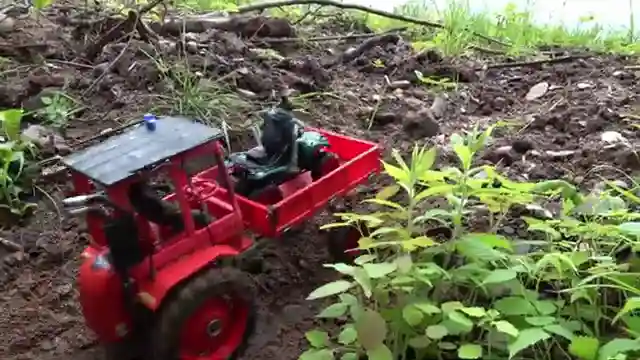 ultimate-off-road-adventure-upgraded-tractor-conquers-mud-and-challenges
